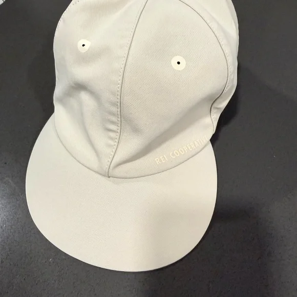 REI Co-op Off-White Adjustable Performance Baseball Cap - Picture 2 of 5